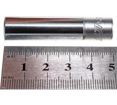 Головка торцевая глубокая 6-гранная 1/4" х 8мм, длина 50мм.
